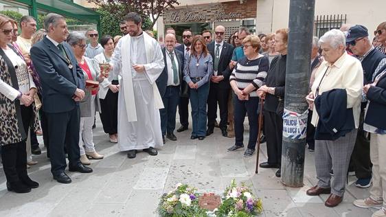 Albuñol instala una placa para guiar al peregrino que busca la 'luz' de Dalías