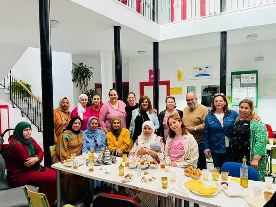 Dalías refuerza su diversidad cultural y social con un desayuno