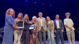 Adra homenajea a Pilar Carretero por una vida de entrega a la docencia