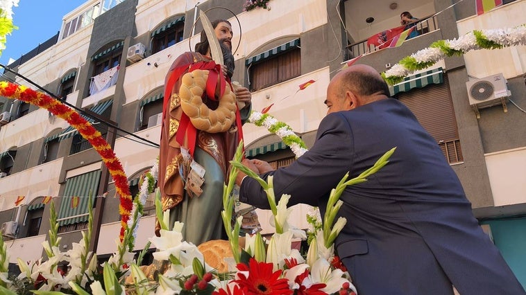 Adra vitorea al patrón de los labradores en su día grande