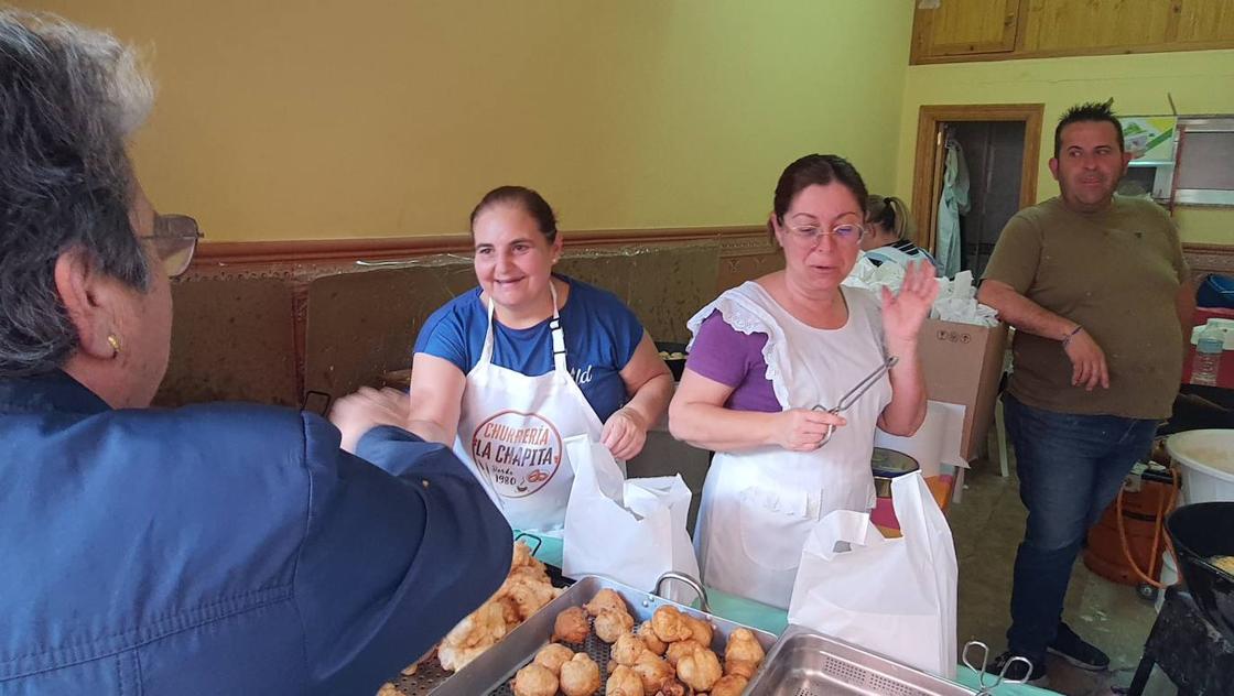 Tradiciones 'sanmarqueras' en Adra: la Estación y los buñuelos