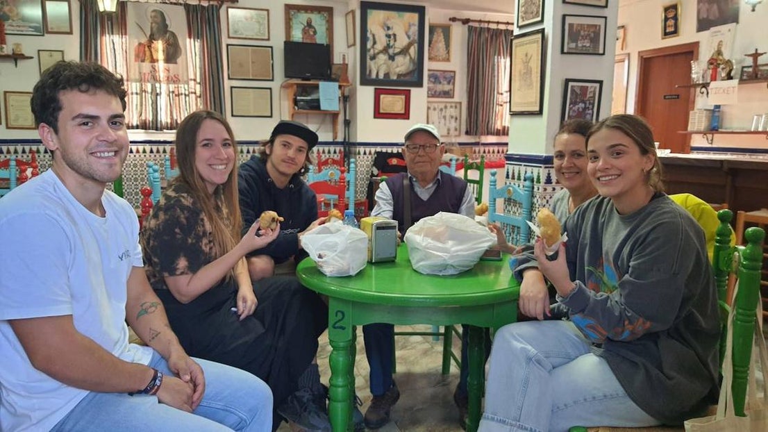 Tradiciones 'sanmarqueras' en Adra: la Estación y los buñuelos