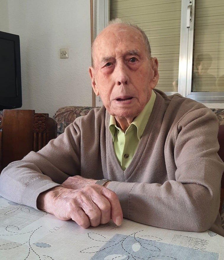 Joaquín Sánchez, 101 años: «No me quiero morir por nada del mundo»