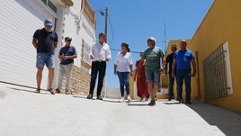 Mejoran una de las vías de acceso a la barriada costera de El Lance de la Virgen