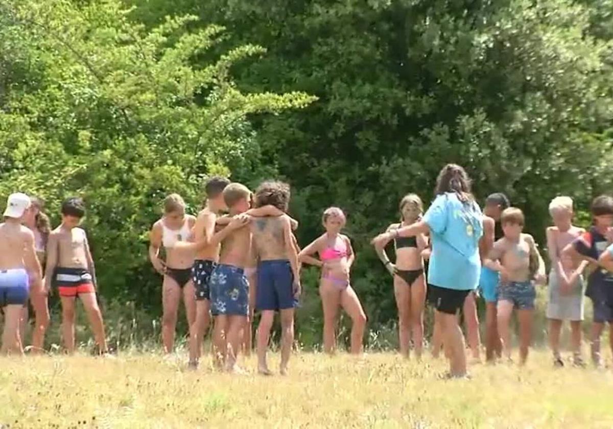 Siempre Valientes prepara su primer campamento de verano en Adra