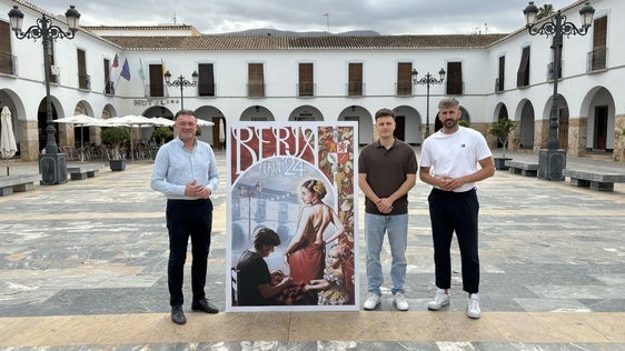 Miguel Carmona sitúa en la Plaza Porticada el cartel de la Feria de Berja