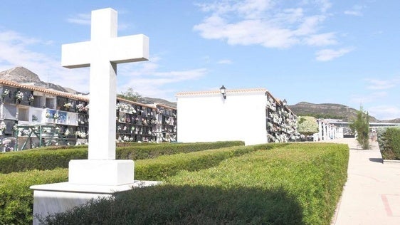 El PSOE insiste: la subida delos nichos afecta al contribuyente