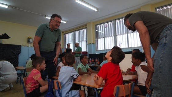 Berja garantiza «tres comidas al día» a 17 niños