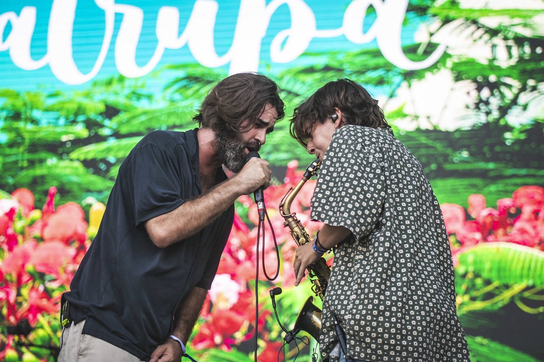Continúa la fiesta del rock y la juerga en Adra