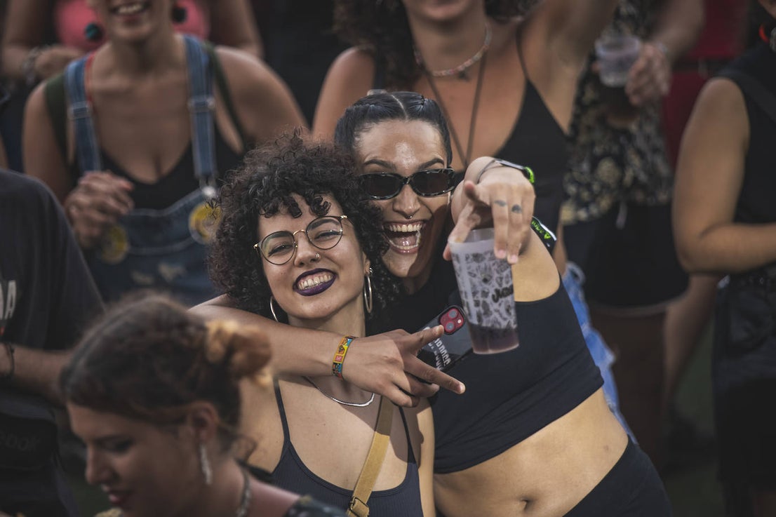 Continúa la fiesta del rock y la juerga en Adra
