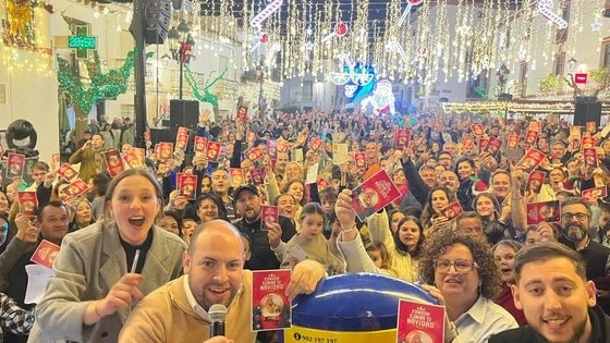 Fondón impulsa el turismo local con tarjetas navideñas de Correos