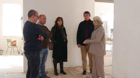 Manuel Cortés visita el avance de las obras en el antiguo matadero, futuro Centro de Formación para el Empleo