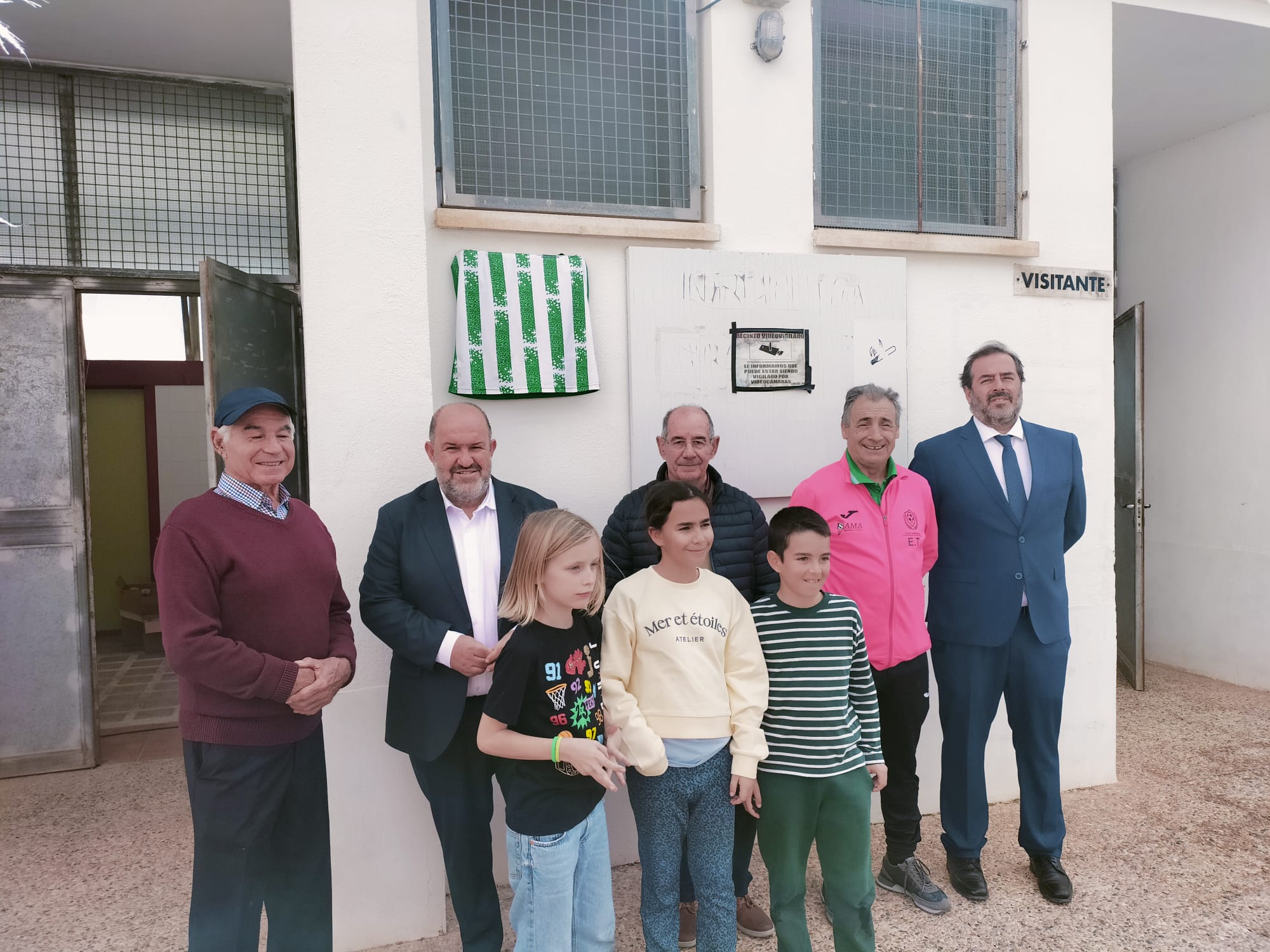 Dalías rinde homenaje a José Manuel Lirola «El Papi» en el Campo de Fútbol Municipal