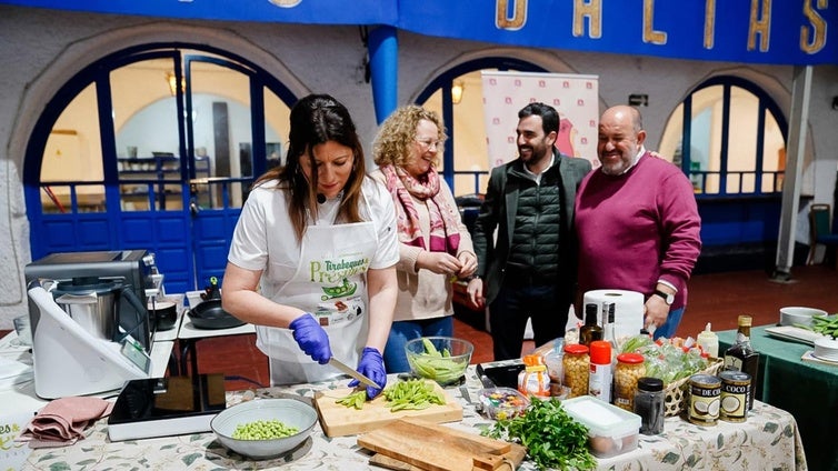 Dalías vive las Jornadas de Présules y Tirabeques con una masterclass de la influencer Lidia de la O