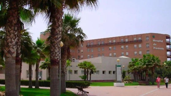 Cuatro heridos tras salirse de la vía con su vehículo en la AL-6300 a su paso por Adra