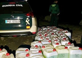 Desactivado en Adra un dispositivo de suministro de combustible para supuestas 'narcolanchas'