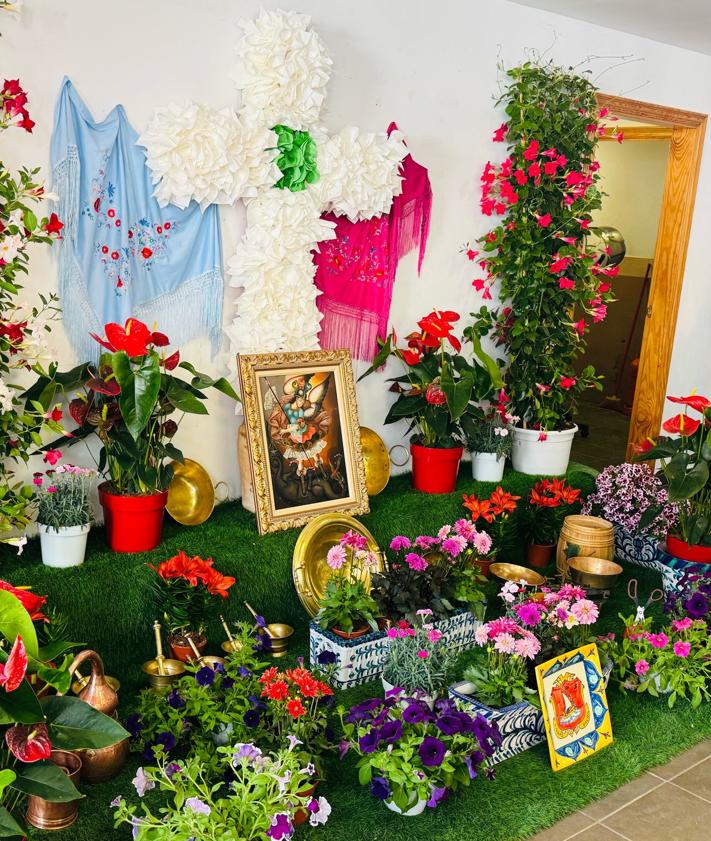 Imagen secundaria 2 - La Cruz de Mayo de Celín abre la programación de las Fiestas de Mayo de Dalías 2025