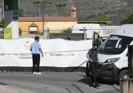 Guardia Civil, en el lugar del tiroteo en Berja.