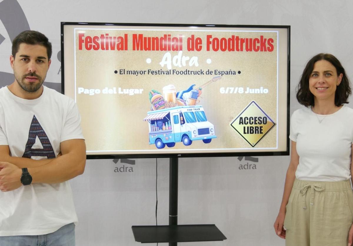Regresa a Adra el Festival Mundial de Foodtrucks, con gastronomía internacional y música junto al mar