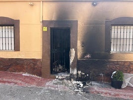 Así quedan las viviendas de 'Los Saúles' tras el incendio en Puente del Río