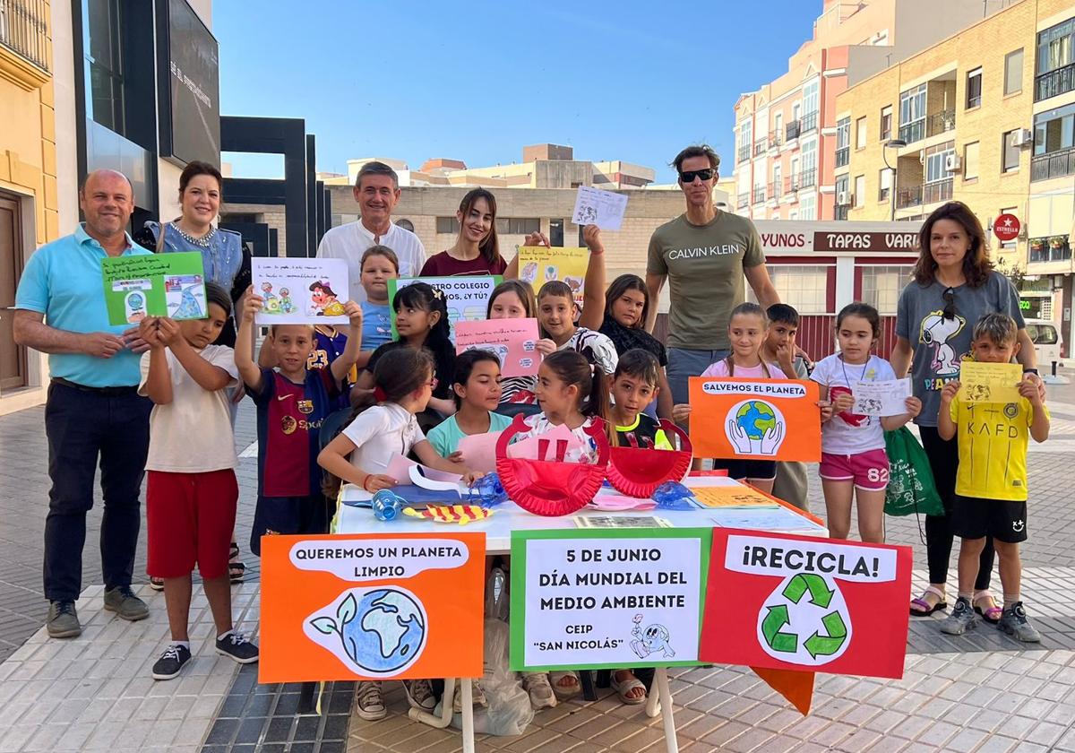 El CEIP San Nicolás de Adra celebra el Día Mundial del Medio Ambiente con dos stands informativos