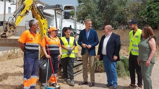 Contratan a vecinos sin empleo para realizar proyectos de interés general en Dalías
