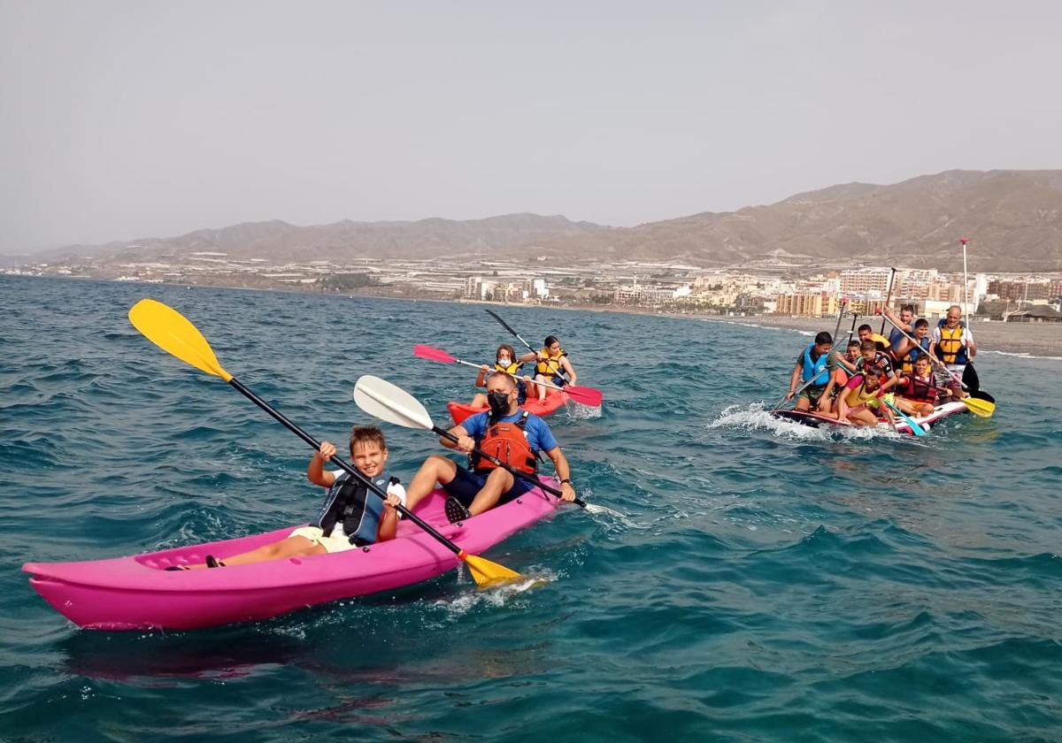 El Ayuntamiento de Adra celebra dos jornadas de 'Multiaventura Náutica'