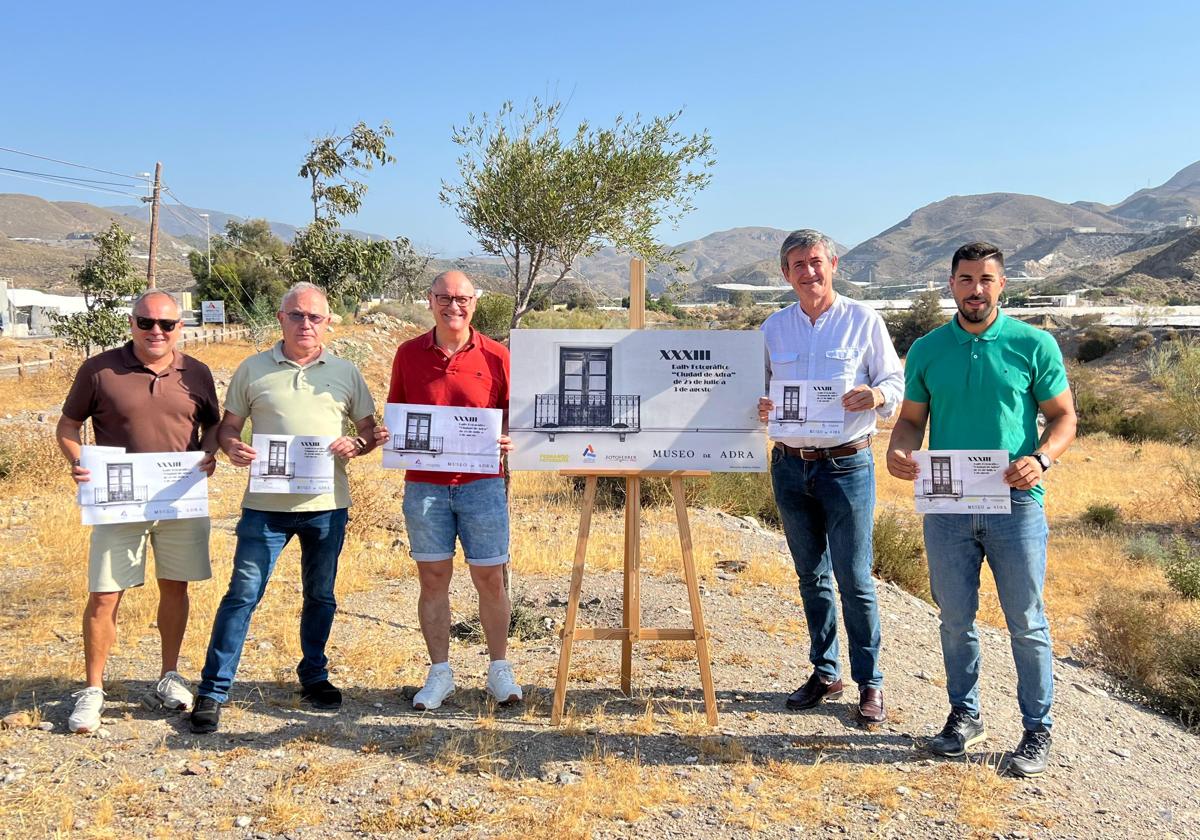 Manuel Cortés presenta el XXXIII Rally fotográfico 'Ciudad de Adra'