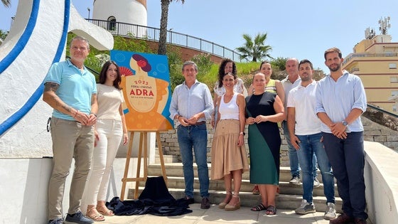 Adra presenta 'Feria en la piel', el cartel anunciador de sus fiestas patronales de este 2025