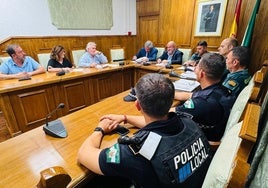 Agentes de Policía Local en la localidad del Poniente.