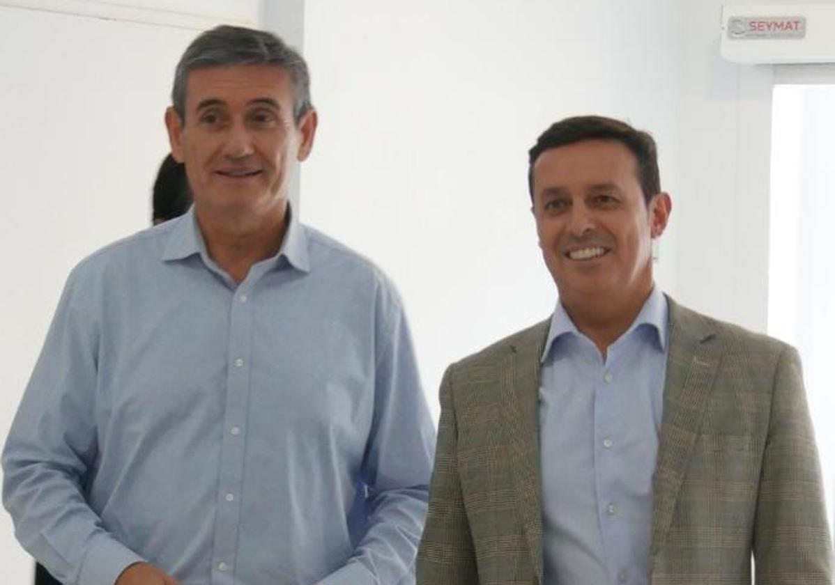 El alcalde de Adra y el presidente de la Diputación Provincial.