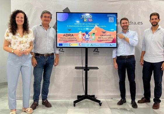 La presentación de este evento se llevó a cabo en el Ayuntamiento de Adra.