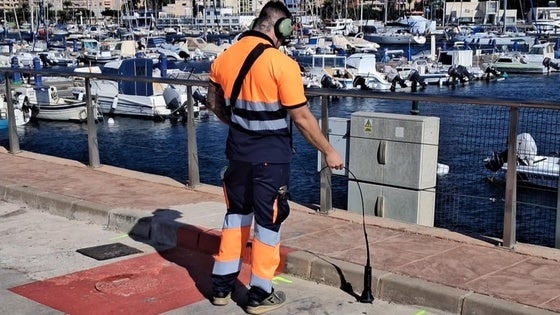 Adra repara más de 1500 fugas de agua en los dos últimos años