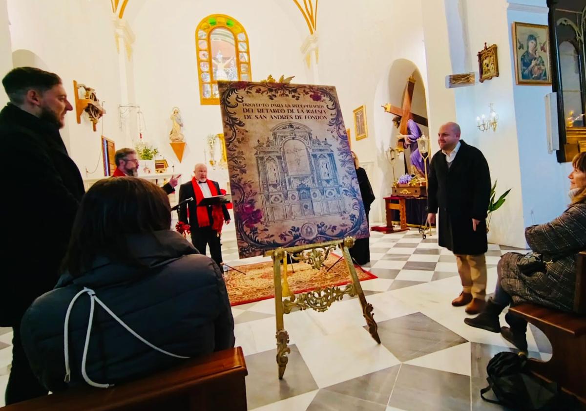 Imagen principal - Fondón presenta el nuevo retablo para su iglesia, Bien de Interés Cultural
