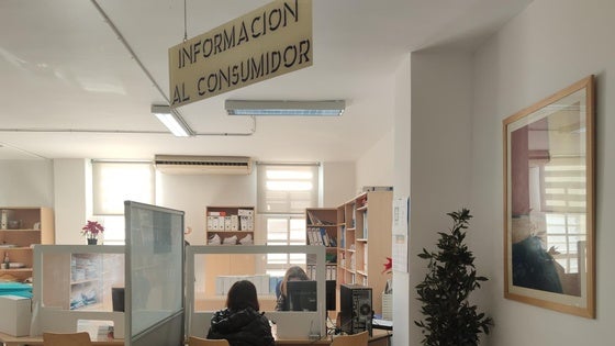 La Oficina del Consumidor de Adra tramita 238 expedientes en 2025