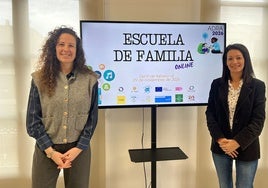 La edil, Patricia Berenguel, junto a la psicóloga, Elisabeth Ruiz.