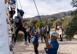 Primero usuarios en las nuevas instalaciones en Almócita.