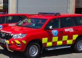 Cerca de 40 desalojados en un bloque de Adra por el incendio en el patio de un bajo