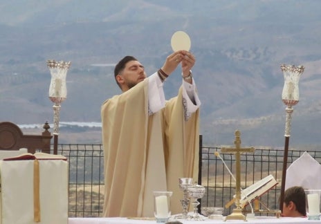 Imagen secundaria 1 - Alcolea se consagra al Sagrado Corazón de Jesús en una jornada histórica para el municipio