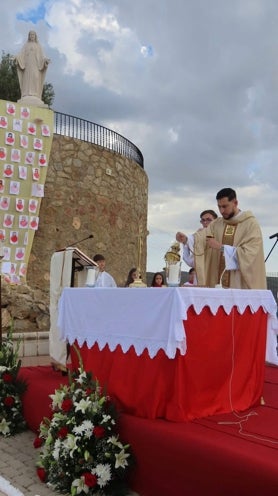 Imagen secundaria 2 - Alcolea se consagra al Sagrado Corazón de Jesús en una jornada histórica para el municipio
