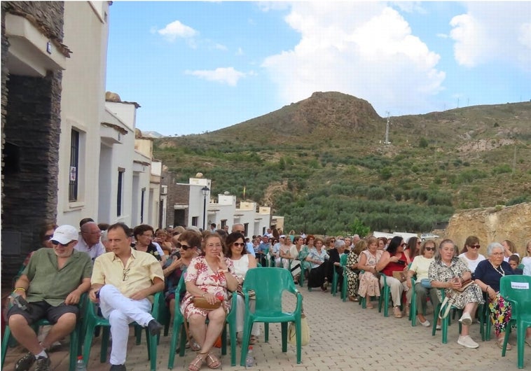 Imagen principal - Alcolea se consagra al Sagrado Corazón de Jesús en una jornada histórica para el municipio