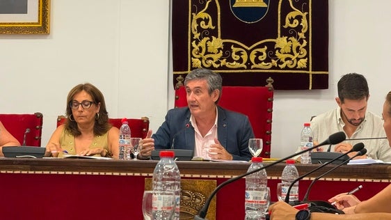 Adra consolida su escudo social con la actualización de la Ayuda a Domicilio y el respaldo a Protección Civil