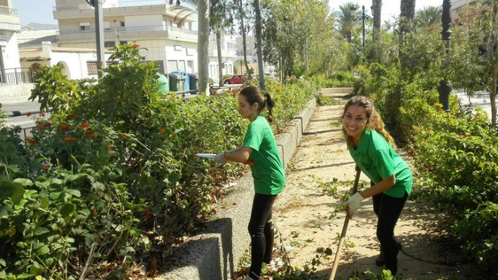 Adra abre una bolsa de empleo para oficial jardinero