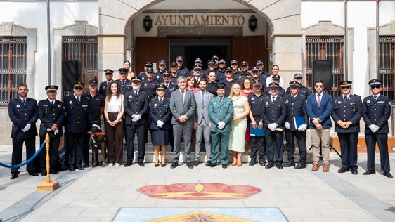 Oficina en el centro, más agentes, un nuevo vehículo y nuevas cámaras para garantizar la seguridad en Adra