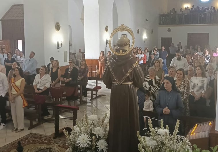 Imagen principal - Fuente Victoria celebra a San Francisco de Asís en el Año Jubilar Franciscano