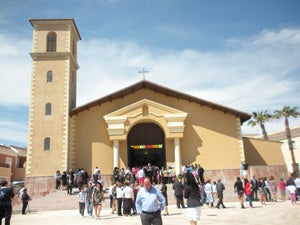 El obispo de Almería consagra a Dios la nueva parroquia de La Curva, en Adra