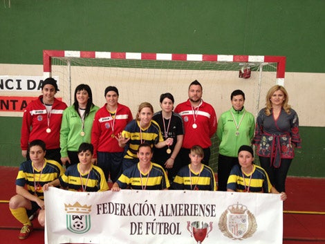 Las chicas de fútbol sala de Adra, campeonas de liga