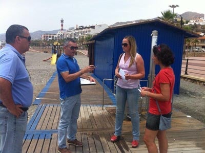 Técnicos de la FAAM comprueban la accesibilidad de las playas de Adra