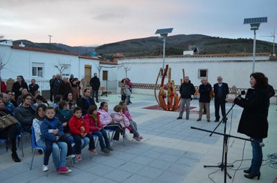 El ‘Cáliz de Uva’ preside la plaza Maestro Barco de Fuente Victoria