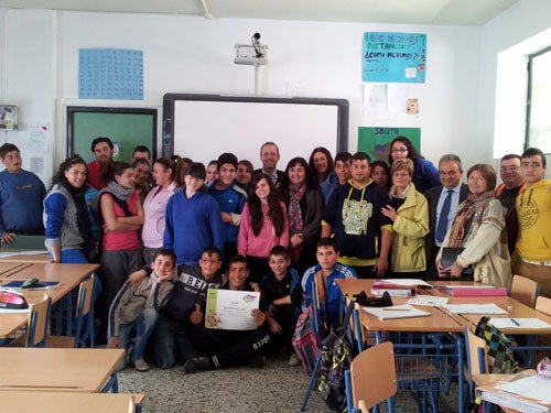 Comunidades de aprendizaje en Adra: «para educar a un niño hace falta toda una tribu»